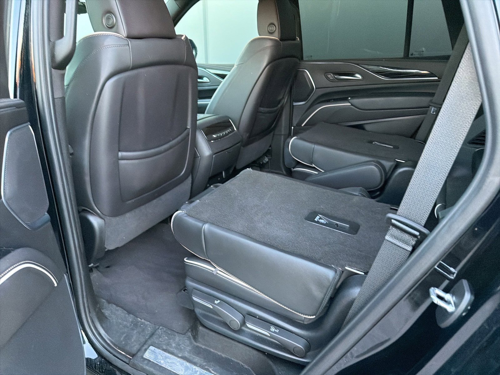 Used 2023 Cadillac Escalade Sport image 4