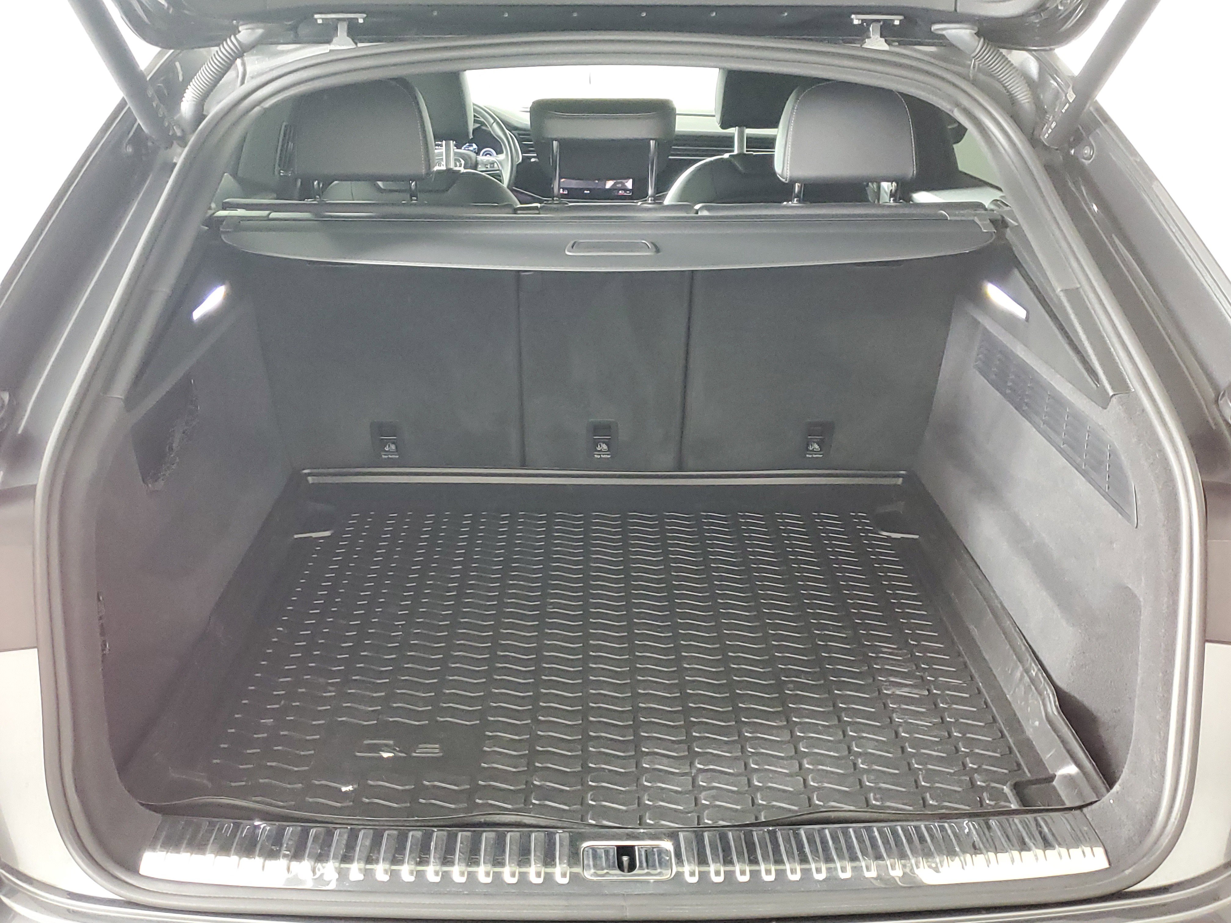 Used 2021 Audi Q8 Premium Plus image 25