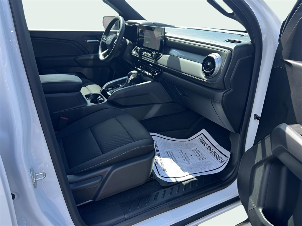 Used 2024 Chevrolet Colorado LT w/ LT Convenience Package image 15