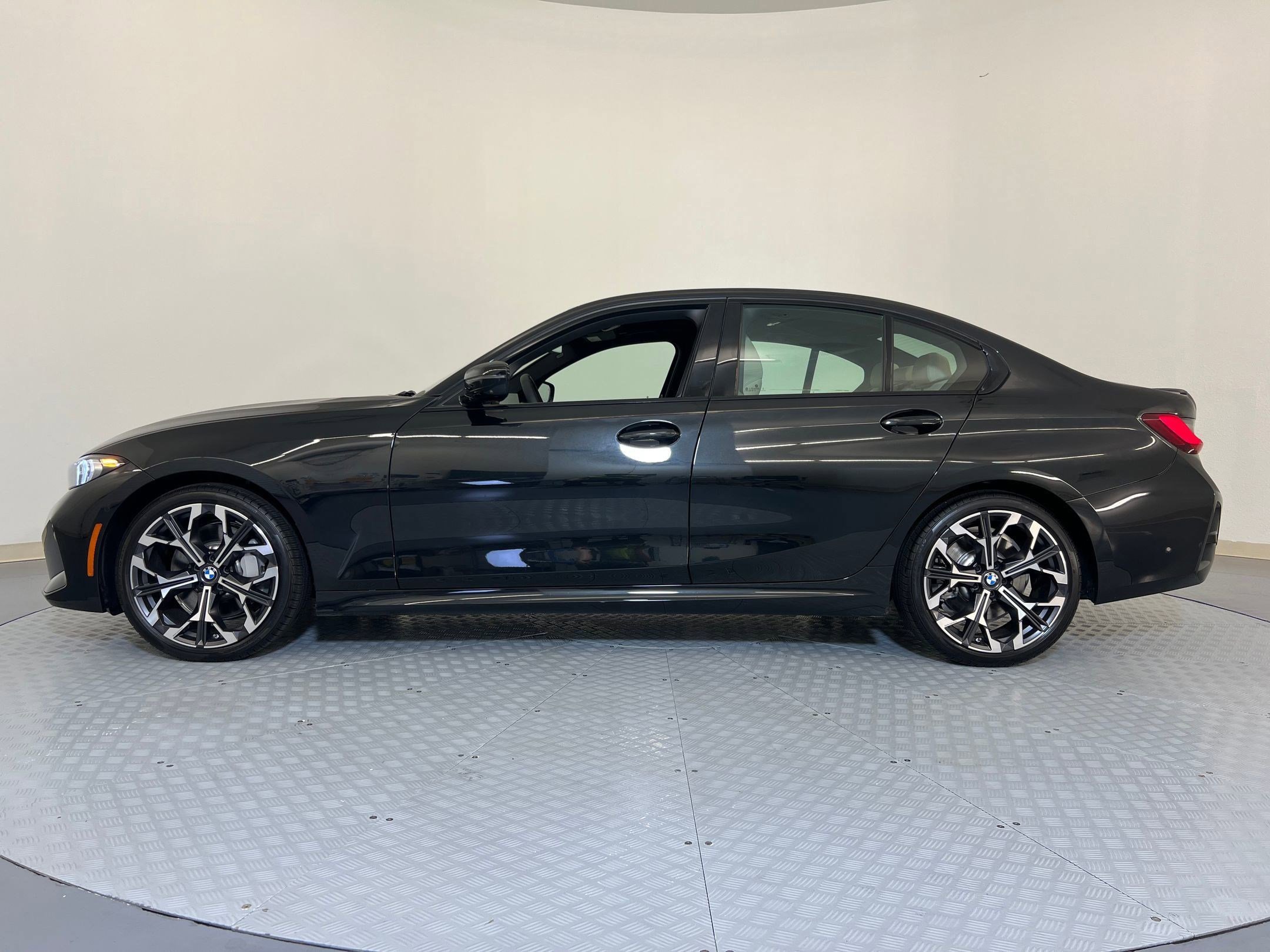Used 2025 BMW 330i xDrive Sedan w/ M Sport Package AWD/4WD image 2