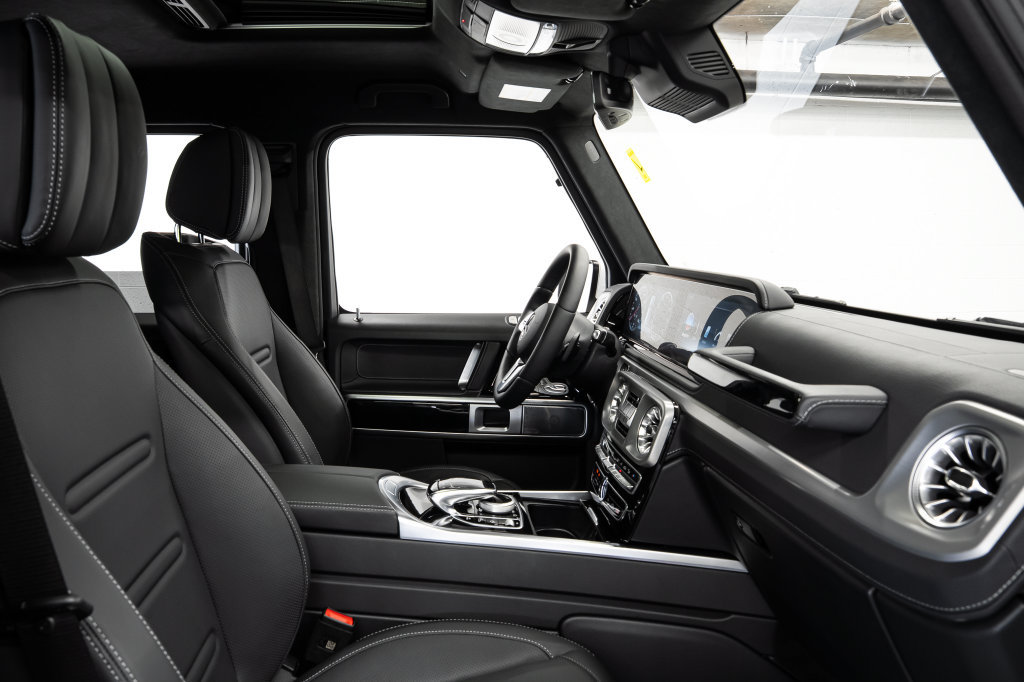 Used 2024 Mercedes-Benz G 550 image 32