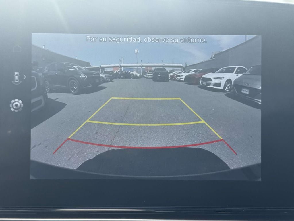 Used 2023 Hyundai Elantra Limited w/ Preferred Accessory Package FWD image 27
