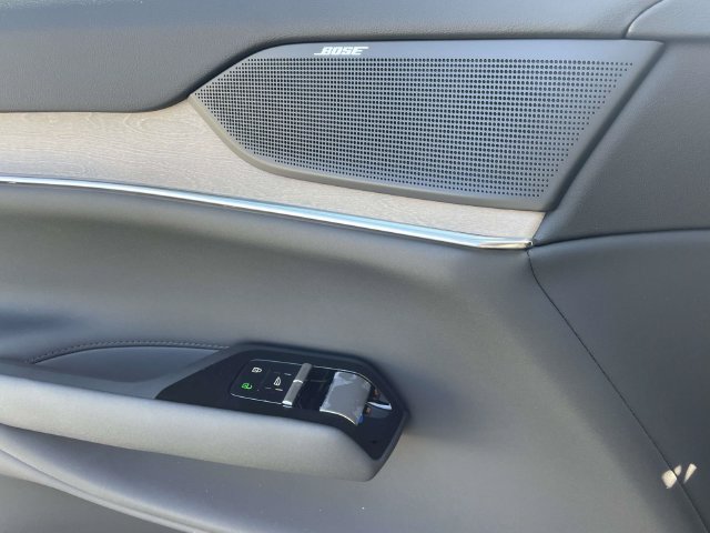 New 2026 Volvo EX90 Plus AWD/4WD image 31