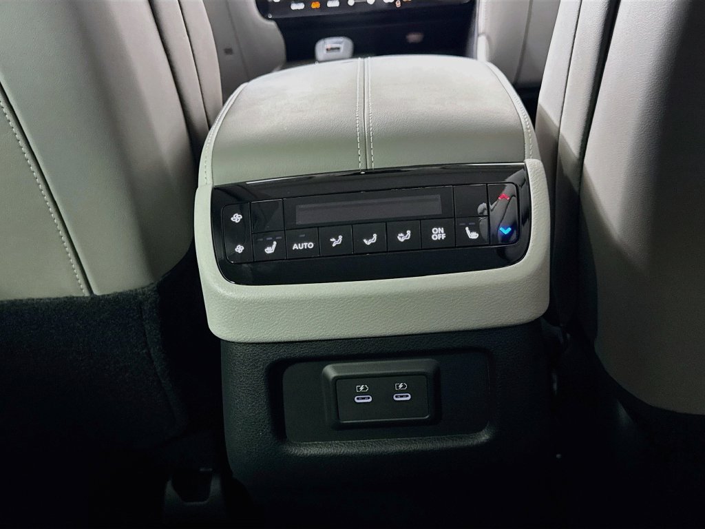 Certified 2027 INFINITI QX60 Luxe w/ Family Package FWD image 34