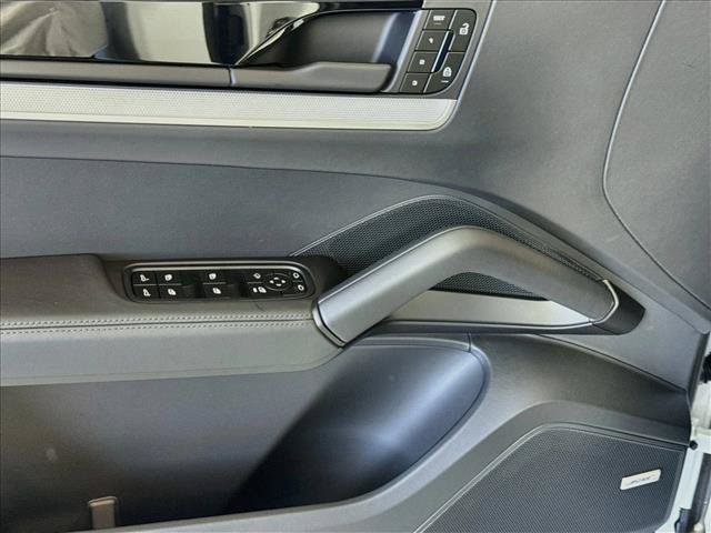 New 2026 Porsche Cayenne Coupe AWD/4WD image 11