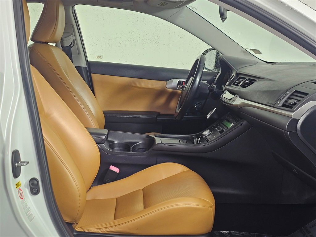 Used 2011 Lexus CT 200h image 11
