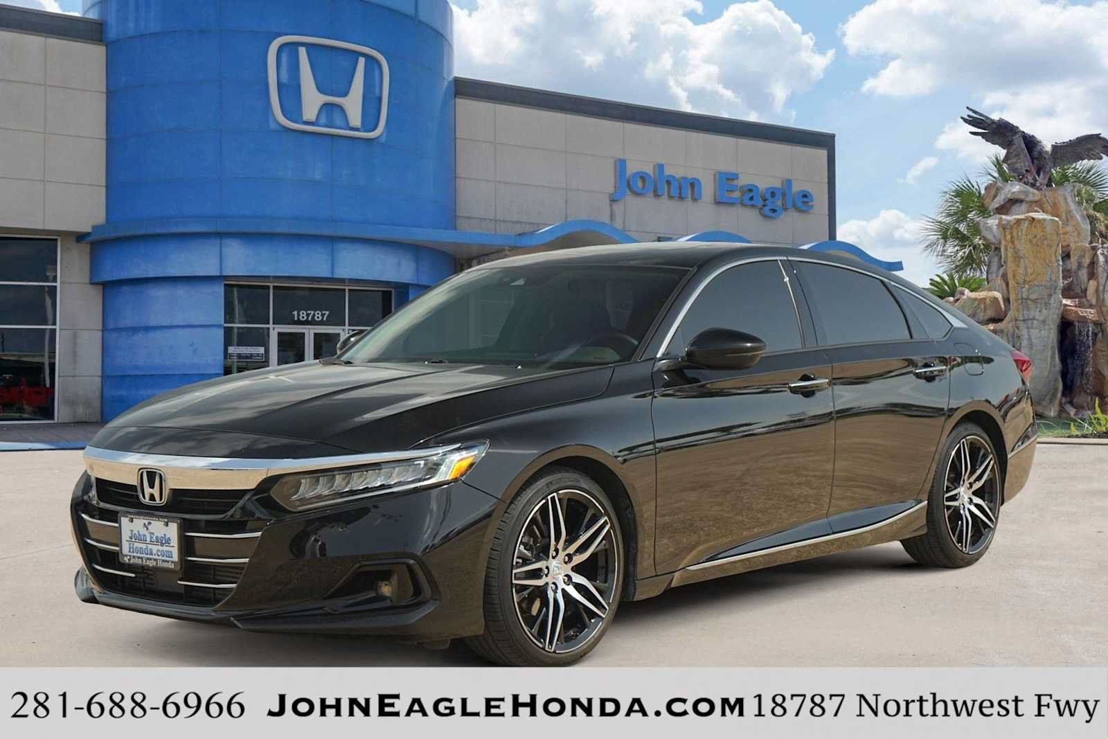 Used 2021 Honda Accord Touring image 2