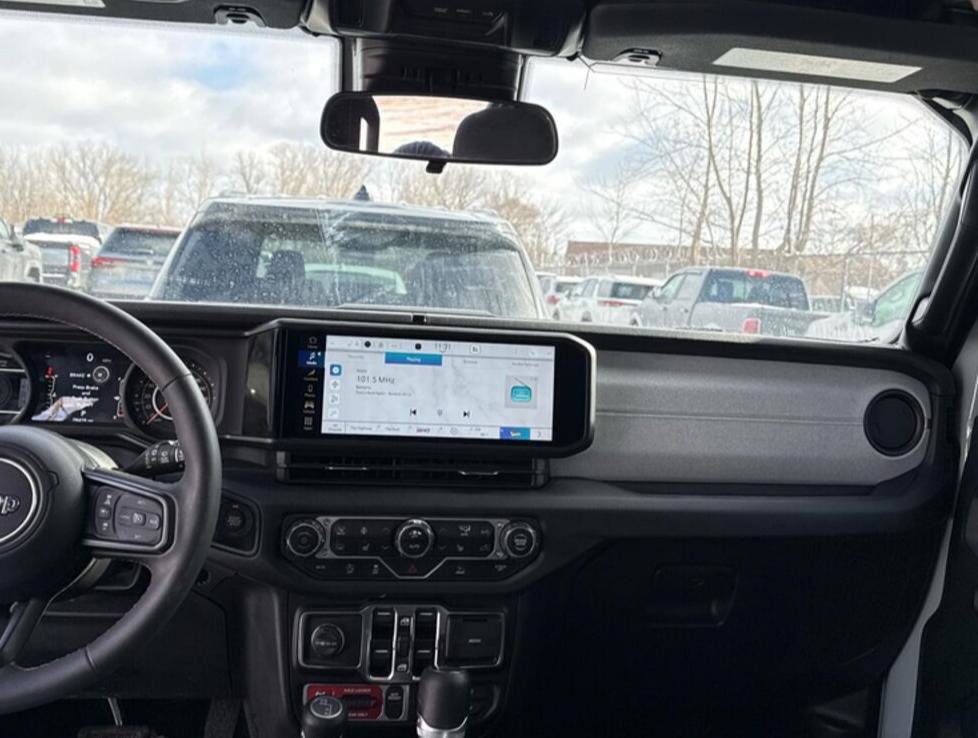 Used 2024 Jeep Wrangler Willys image 7