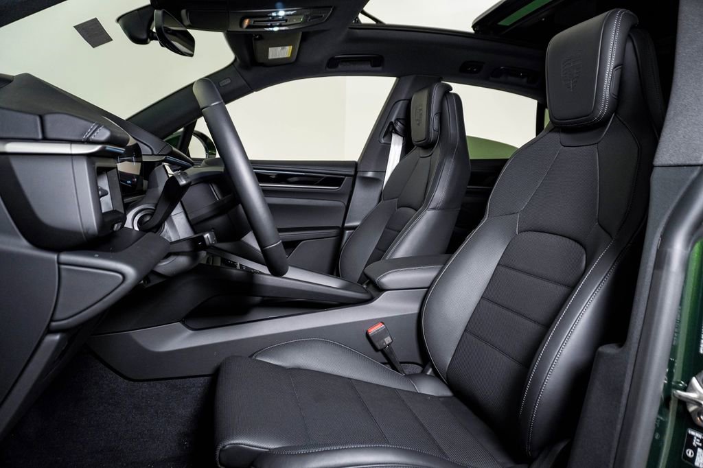 New 2026 Porsche Macan 4 Electric image 5