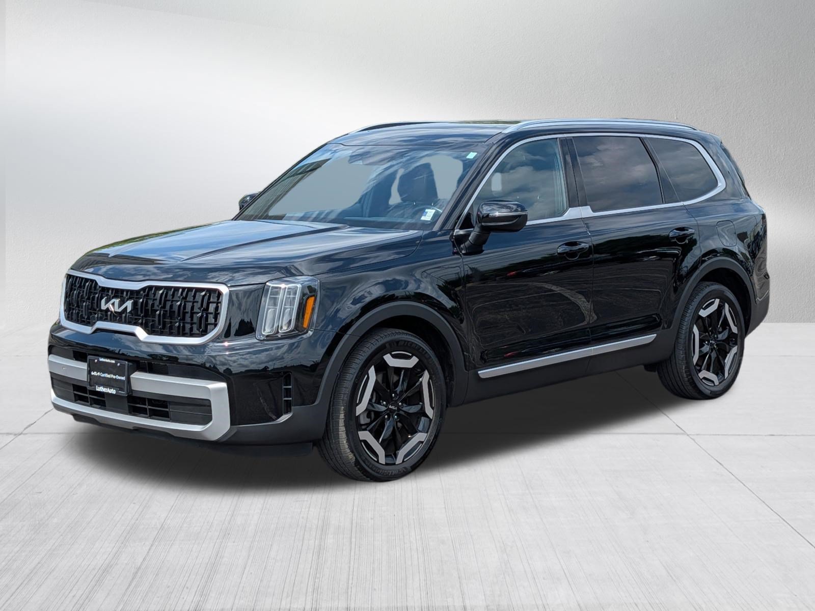 Certified 2024 Kia Telluride EX w/ EX Captain's Chair Package AWD/4WD image 3