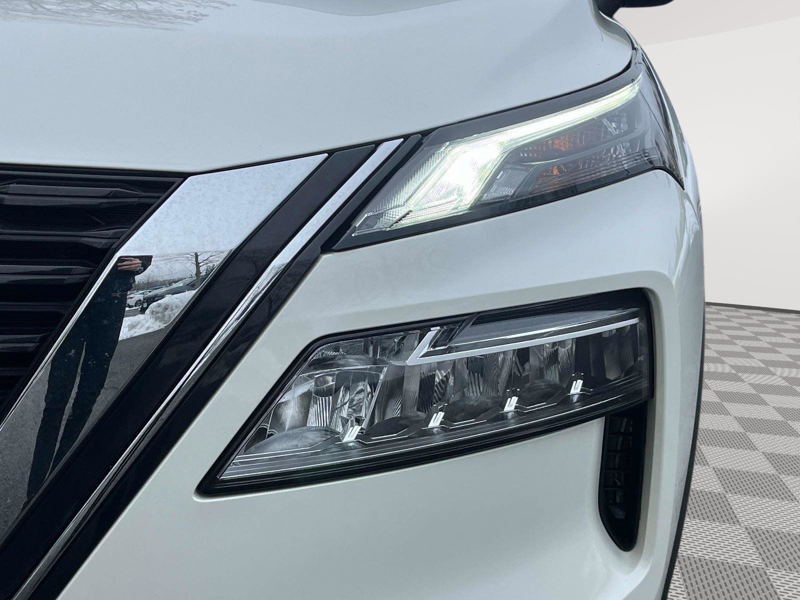 Certified 2023 Nissan Rogue SV image 10