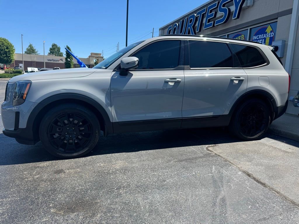Used 2021 Kia Telluride EX w/ EX Premium Package AWD/4WD image 2