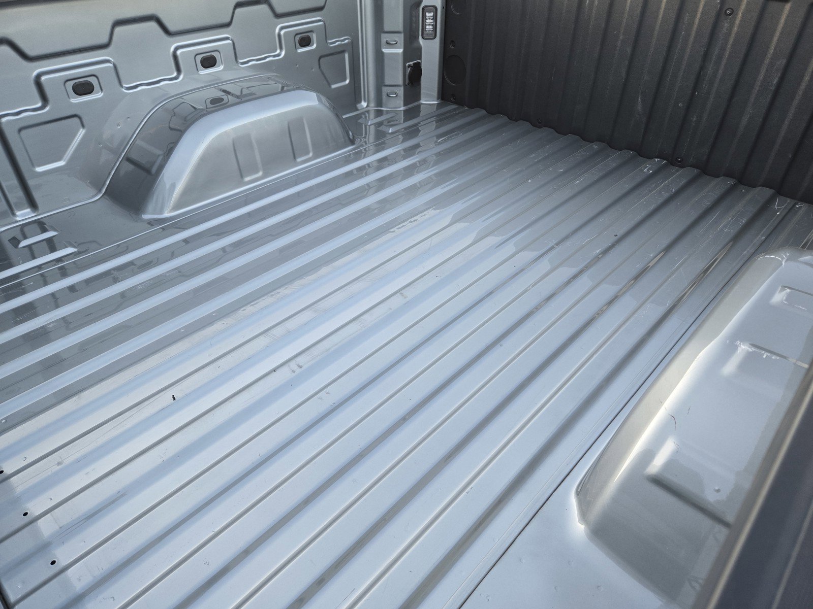 Used 2025 GMC Sierra 1500 Elevation image 9