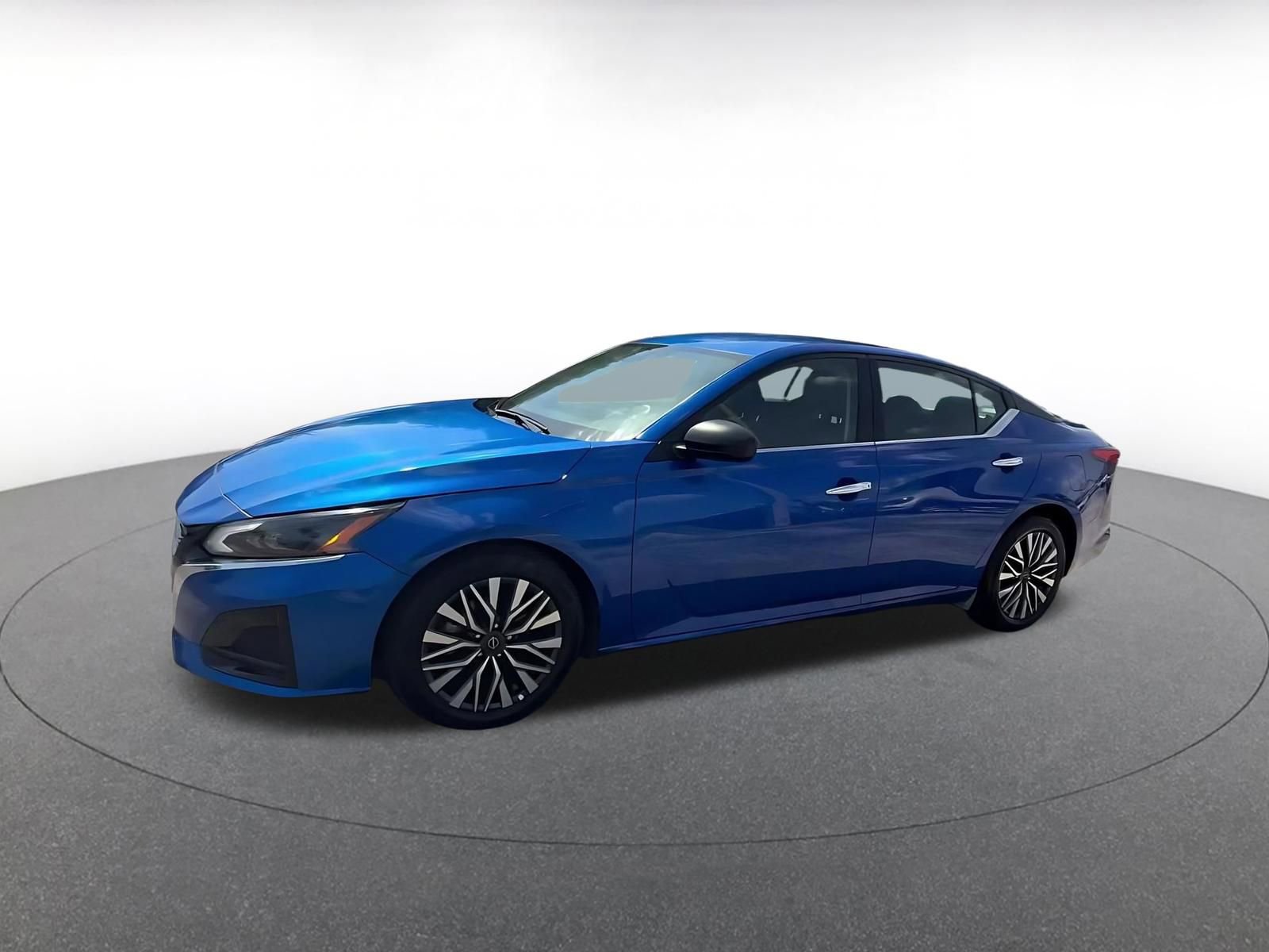 Used 2025 Nissan Altima 2.5 SV FWD image 8
