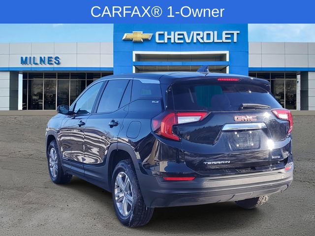 Used 2024 GMC Terrain SLE image 3