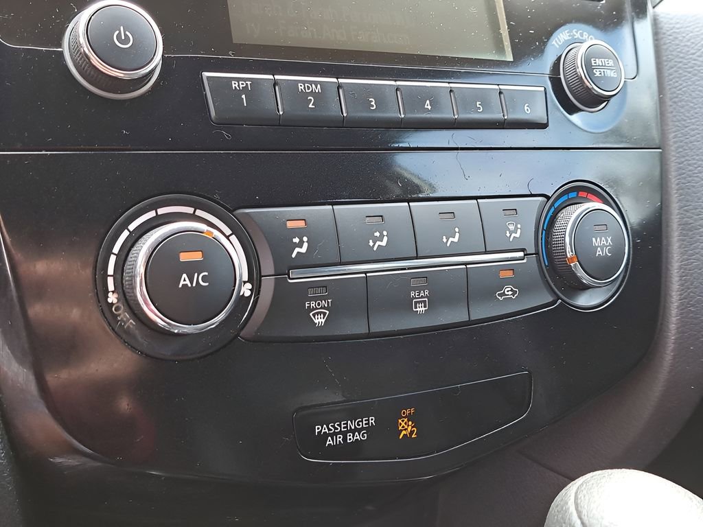 Used 2015 Nissan Rogue S image 22