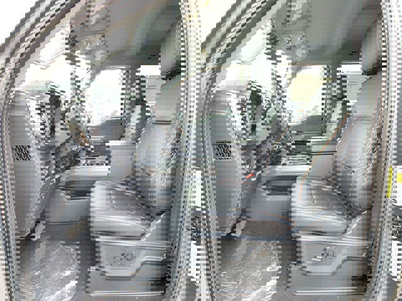 New 2026 Ford F250 Lariat w/ FX4 Off-Road Package image 24