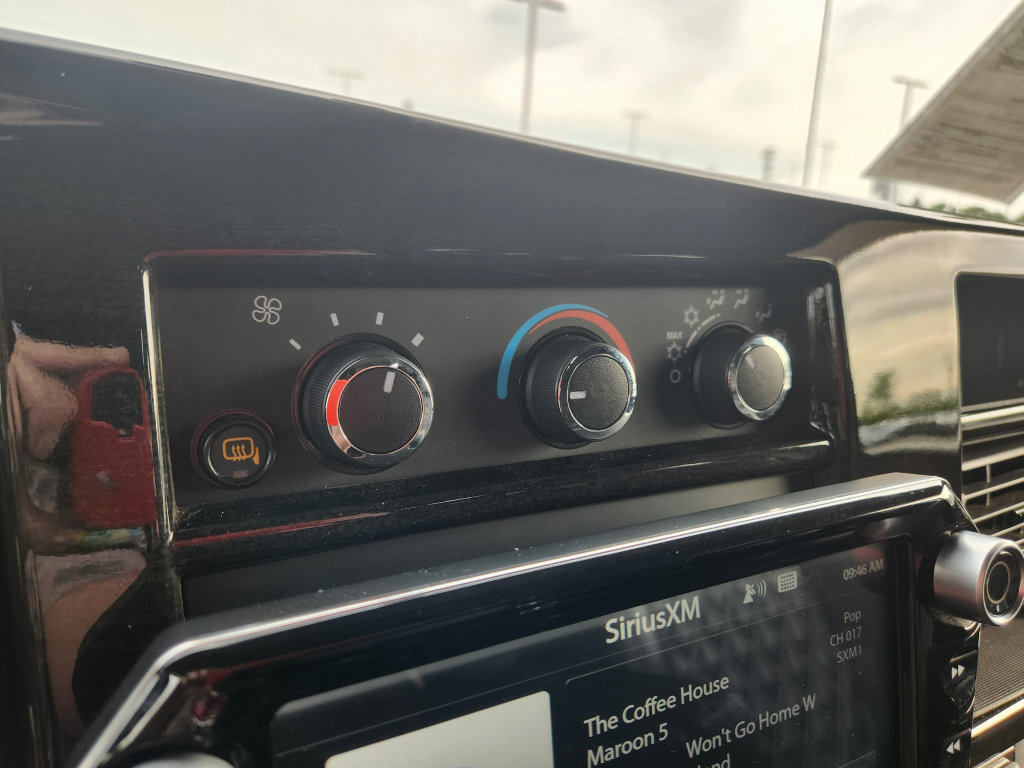 Used 2023 Chevrolet Express 2500 RWD image 35