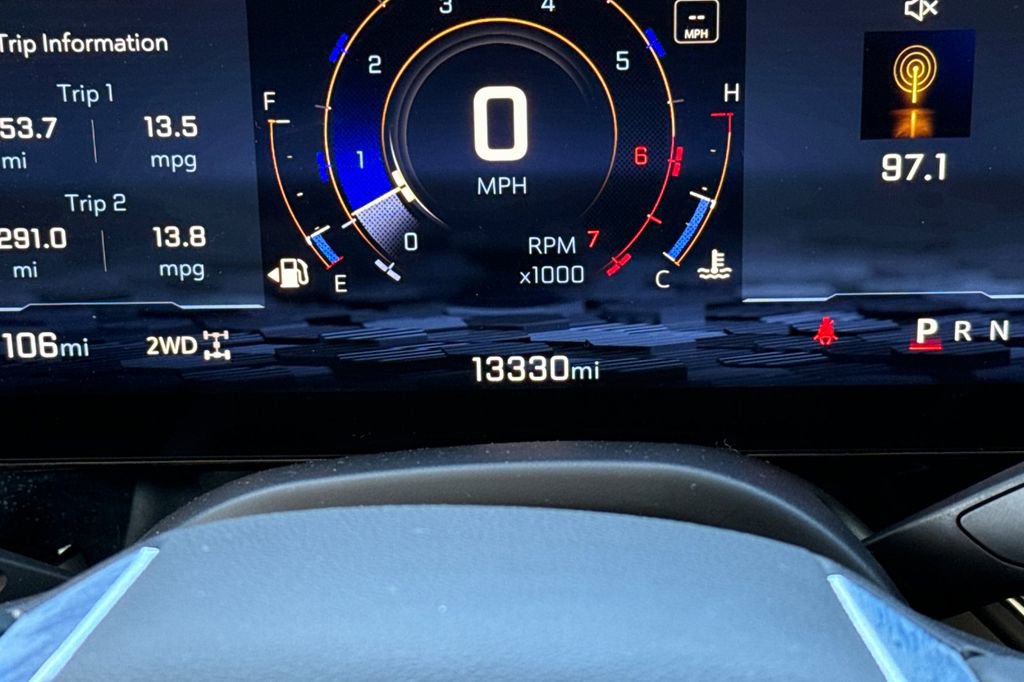 Used 2025 Chevrolet Suburban RST image 40