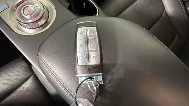 Used 2025 Genesis GV70 2.5T AWD/4WD image 21