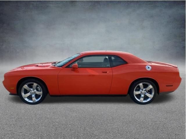 Used 2009 Dodge Challenger R/T RWD image 2