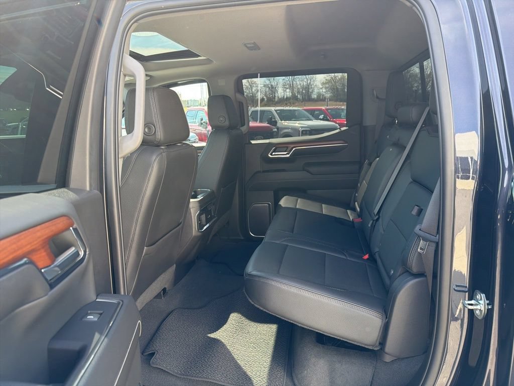 Used 2023 GMC Sierra 1500 Denali w/ Denali Reserve Package AWD/4WD image 16