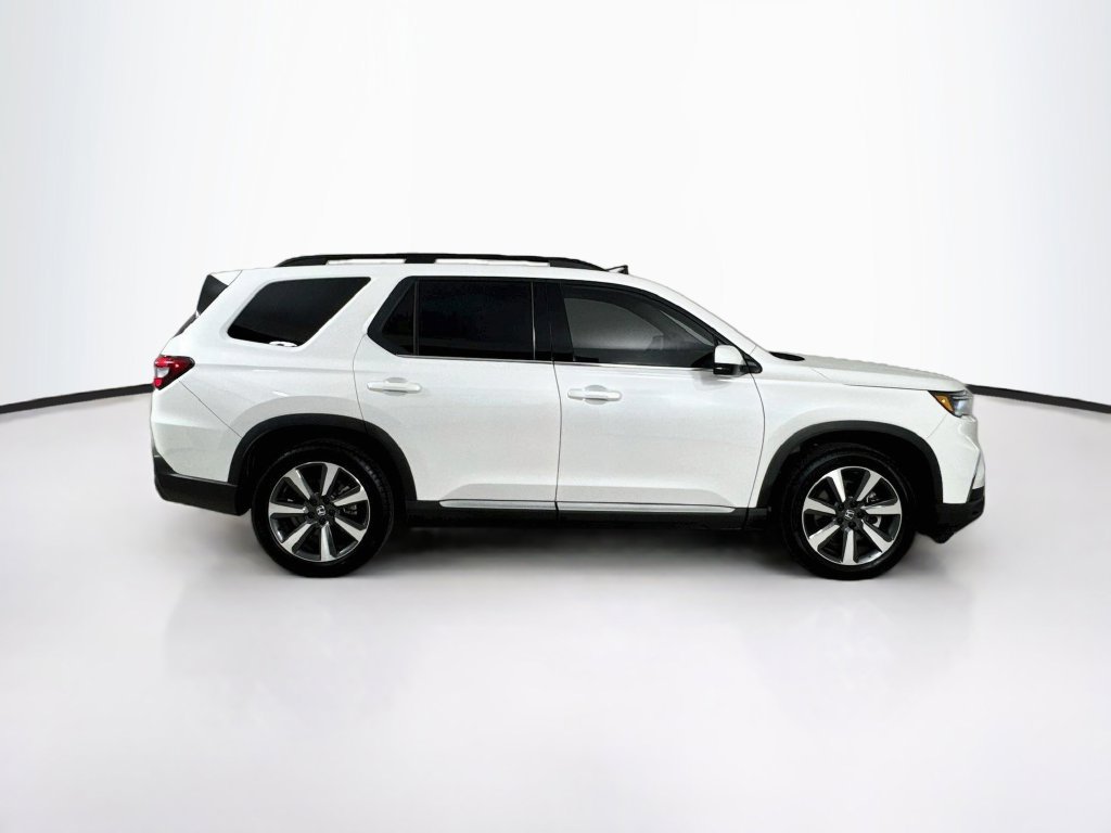 Used 2024 Honda Pilot Touring image 9