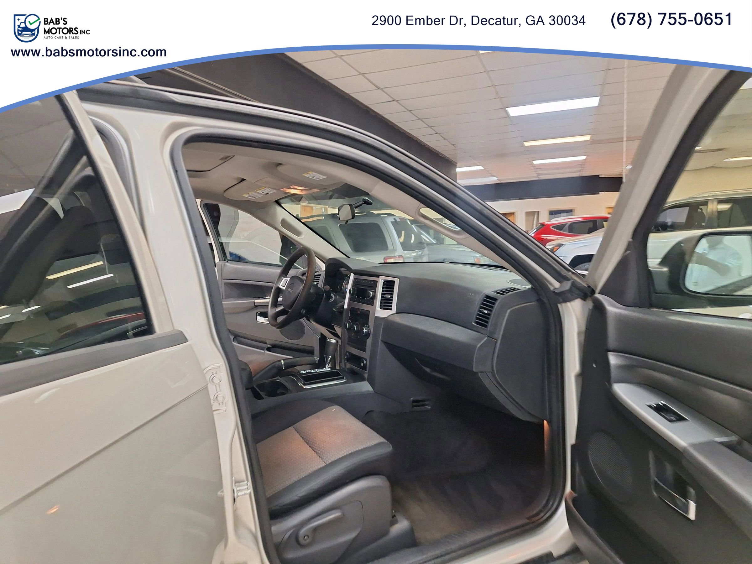 Used 2009 Jeep Grand Cherokee Laredo w/ Sun/Sound Group image 14