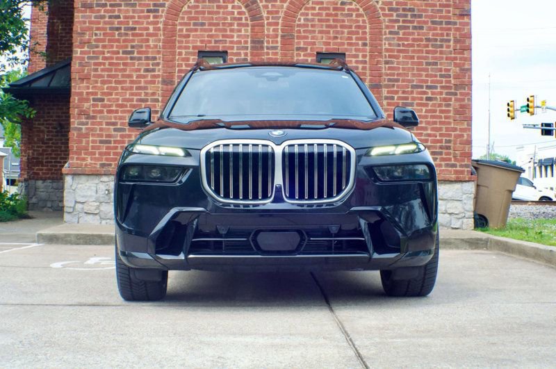 Used 2023 BMW X7 xDrive40i AWD/4WD image 2