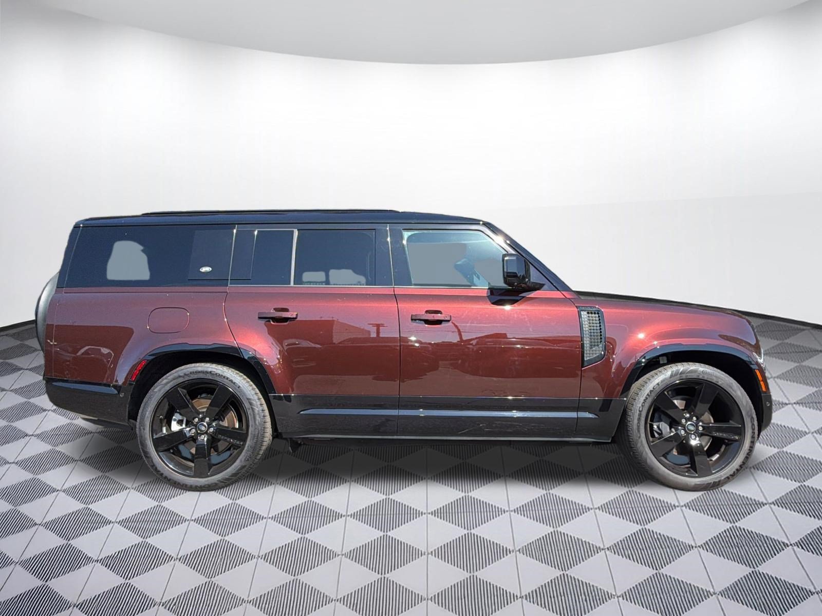 Used 2023 Land Rover Defender 130 X-Dynamic SE AWD/4WD image 7
