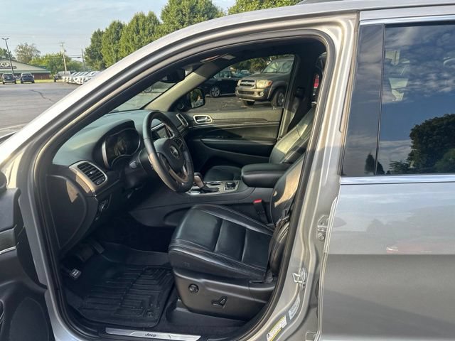 Used 2017 Jeep Grand Cherokee Limited AWD/4WD image 12