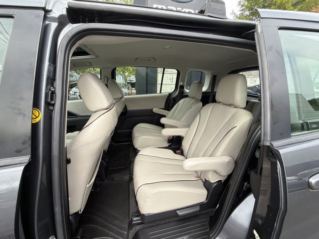 Used 2013 MAZDA MAZDA5 Grand Touring FWD image 21