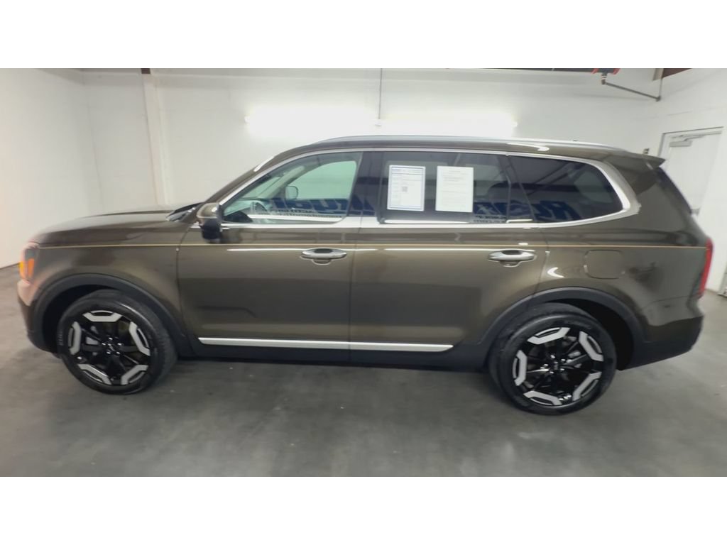 Used 2024 Kia Telluride S w/ S Sunroof Package FWD image 5