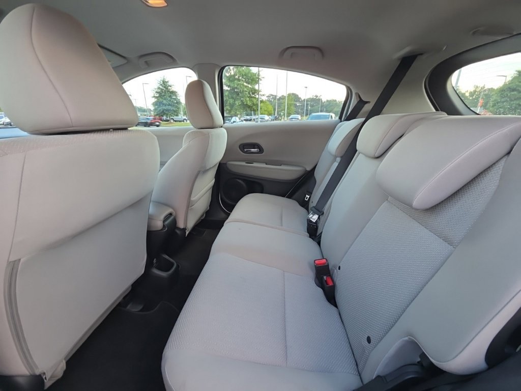 Used 2016 Honda HR-V LX image 11