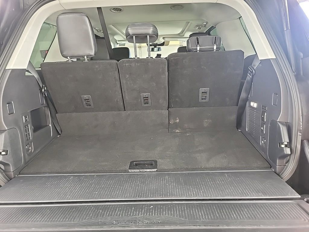 Used 2025 Ford Expedition Platinum image 13