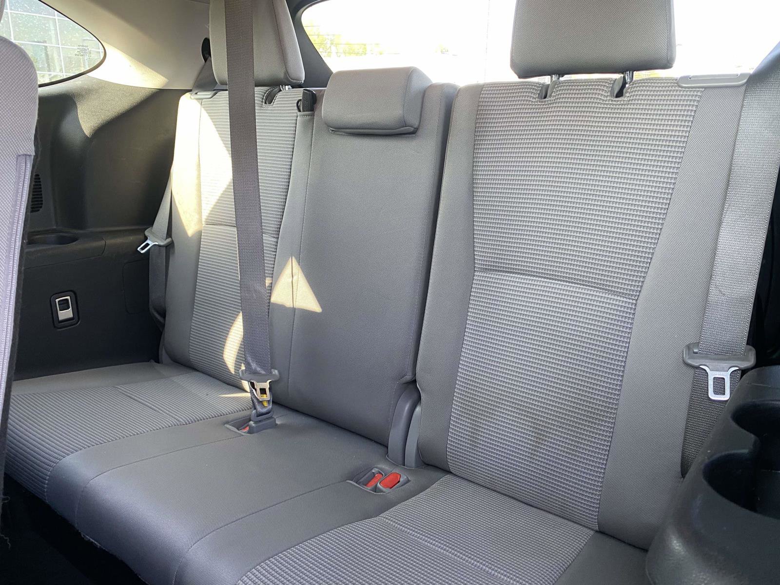 Used 2022 Toyota Highlander L FWD image 11