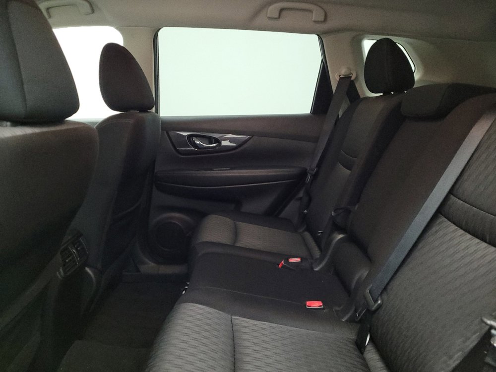 Used 2019 Nissan Rogue SV w/ Premium Package image 18