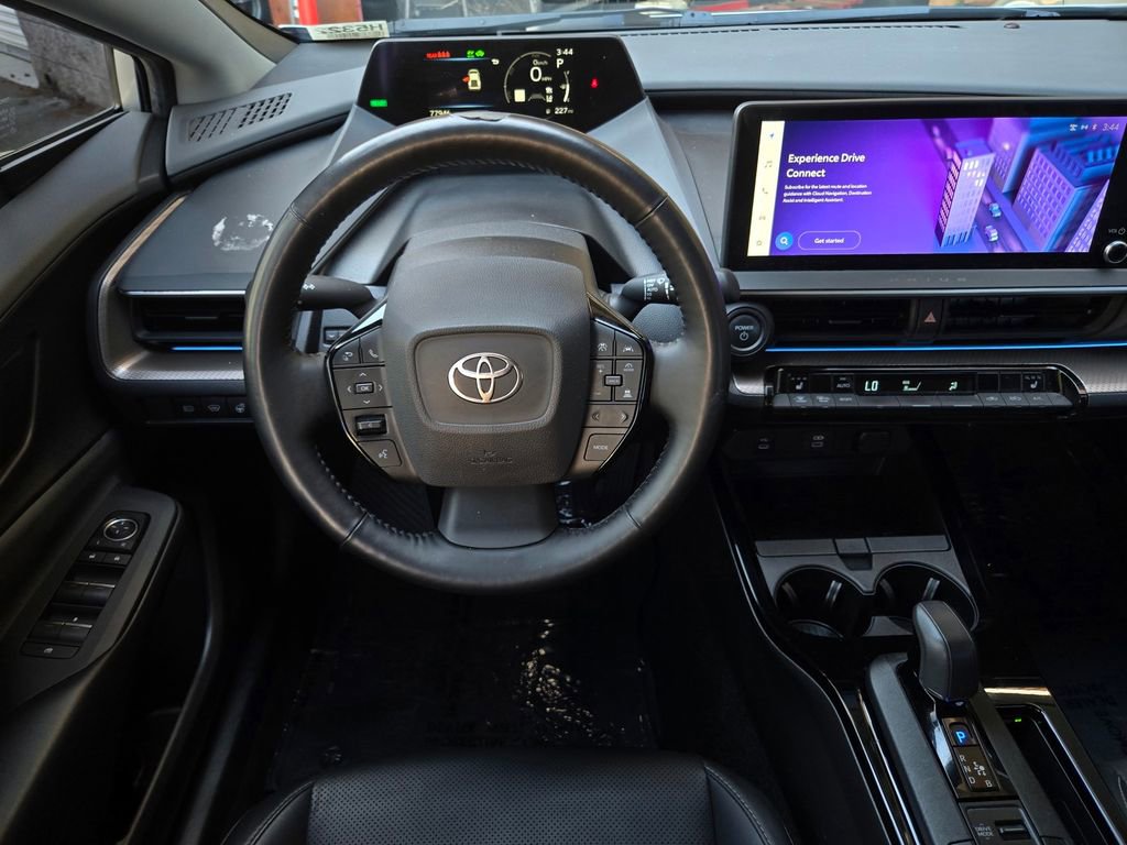Used 2024 Toyota Prius XLE FWD image 14