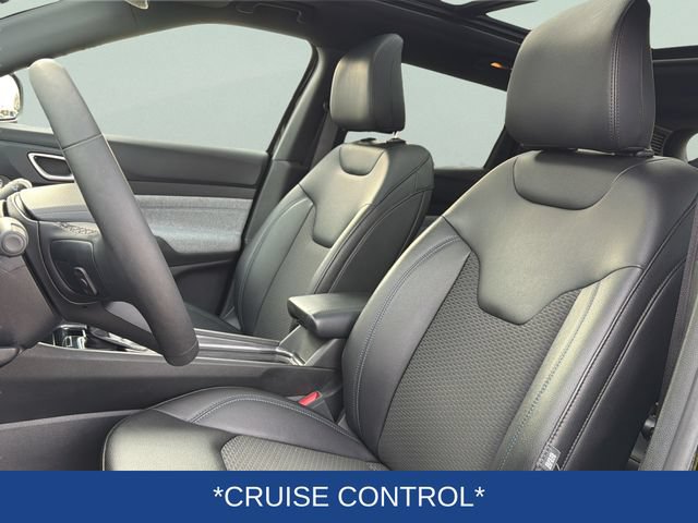 Used 2025 Jeep Compass Latitude w/ Sun & Sound Group AWD/4WD image 15