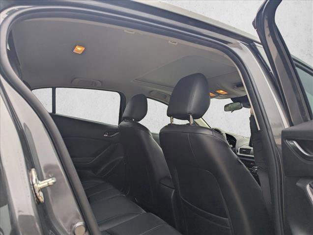 Used 2018 MAZDA MAZDA3 Touring FWD image 14