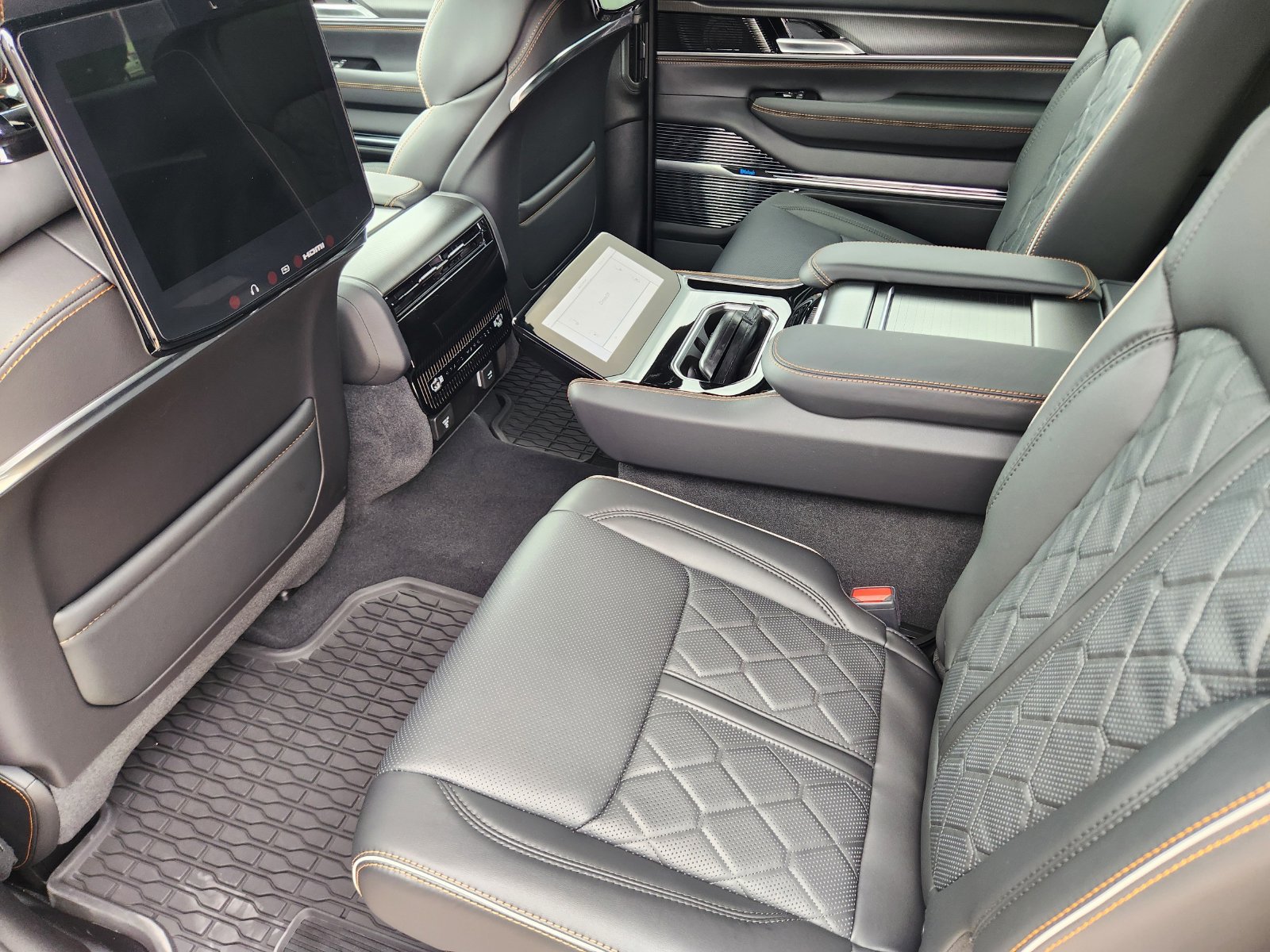 New 2026 Jeep Grand Wagoneer L Summit AWD/4WD image 23