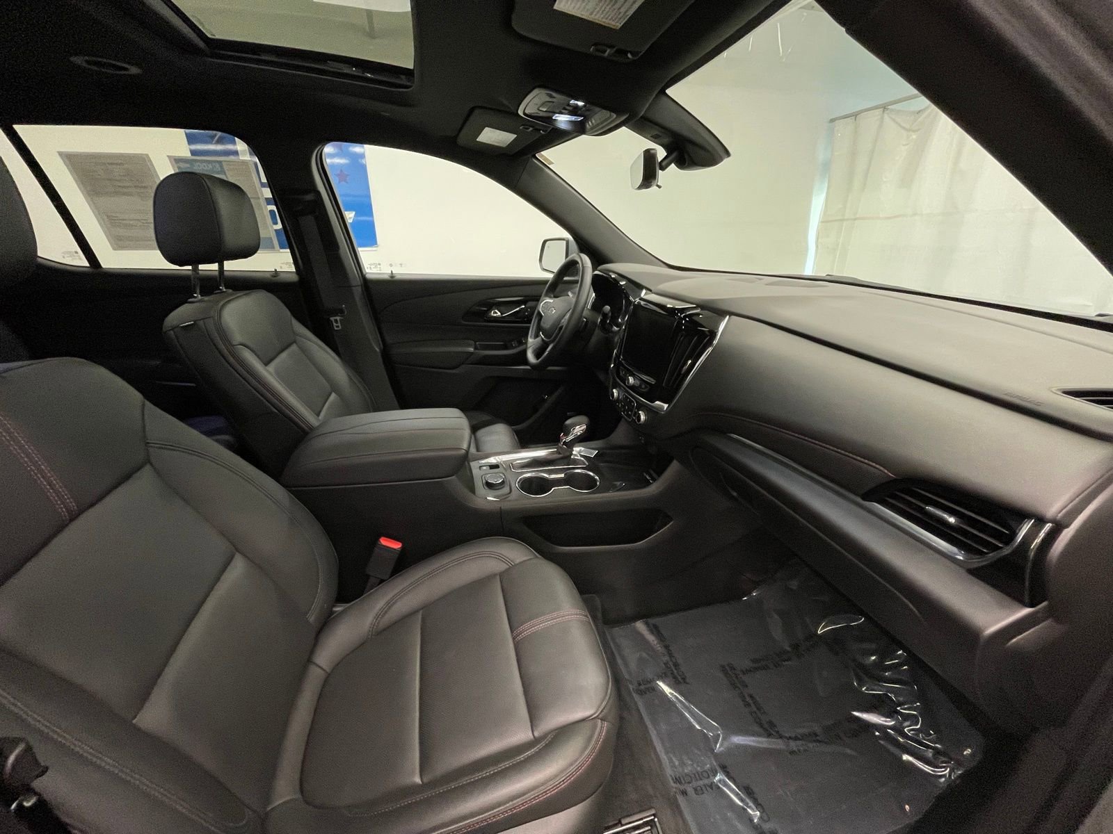 Used 2023 Chevrolet Traverse RS w/ LPO, Floor Liner Package image 9
