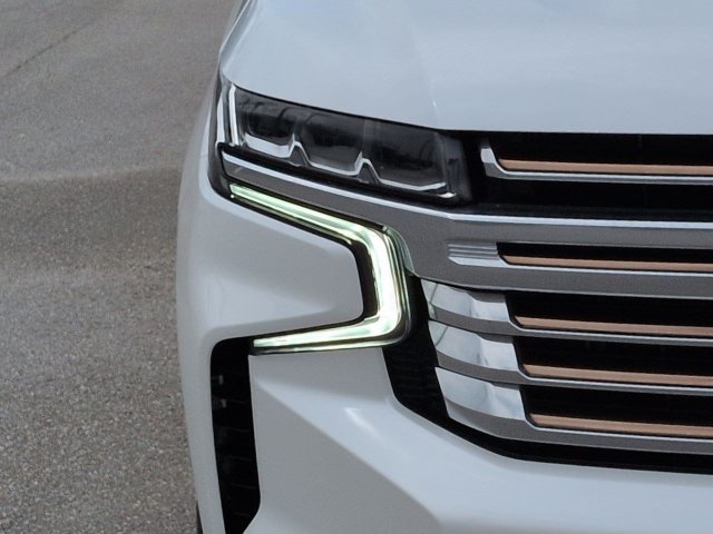 Used 2024 Chevrolet Suburban High Country AWD/4WD image 10