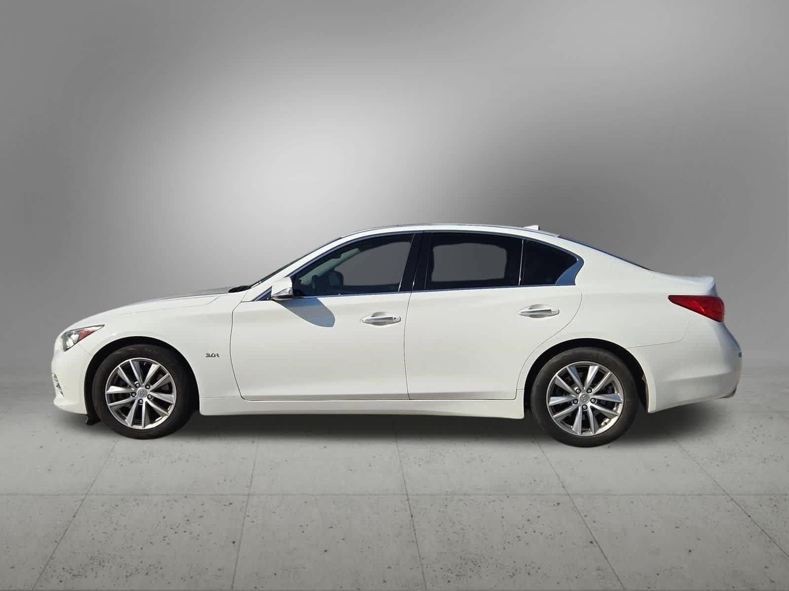 Used 2017 INFINITI Q50 3.0t Premium AWD/4WD image 3