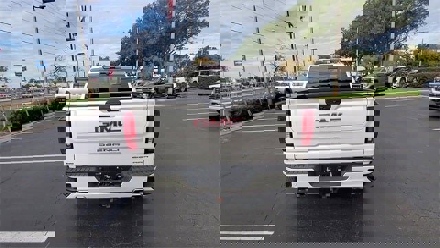 Used 2022 GMC Sierra 1500 Denali image 39