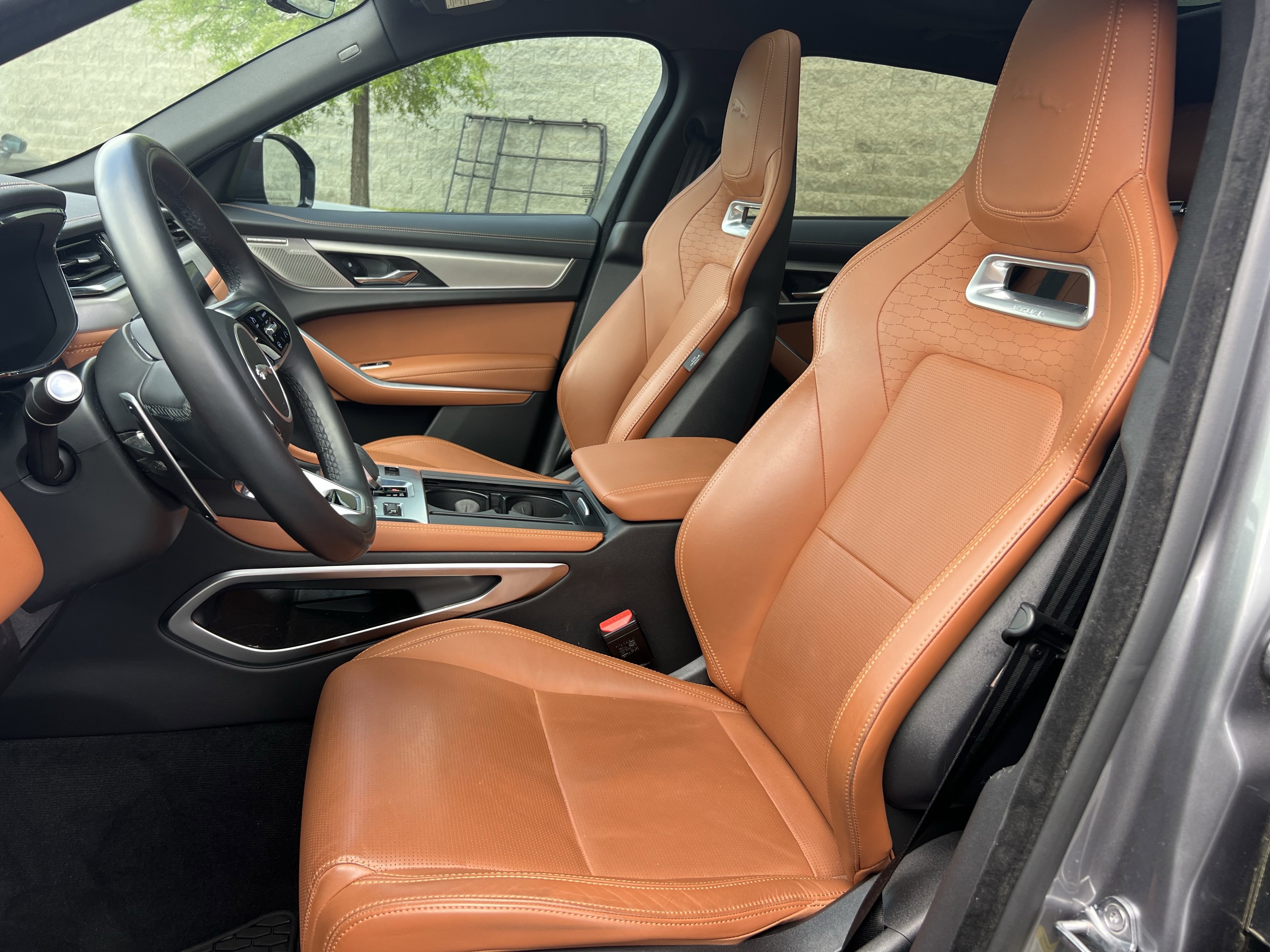 Used 2025 Jaguar F-PACE R-Dynamic S image 16