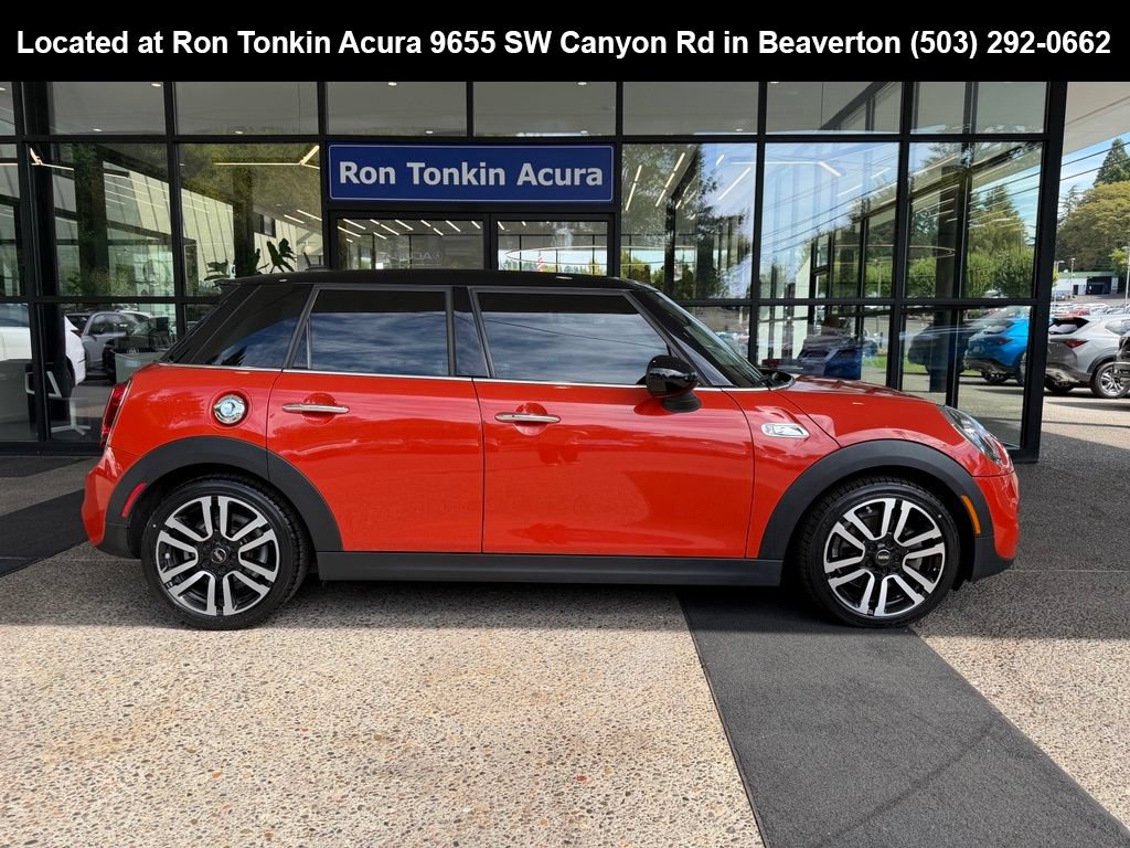 Used 2019 MINI Cooper S w/ Signature Upholstery Package FWD image 8