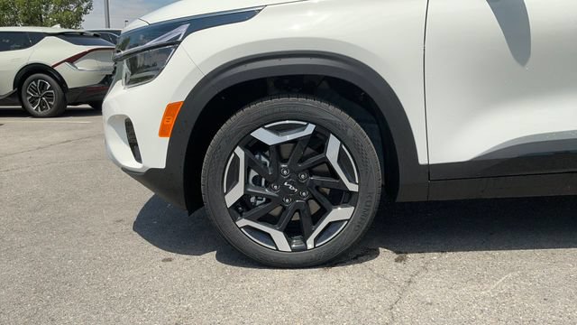 Used 2025 Kia Seltos SX AWD/4WD image 16