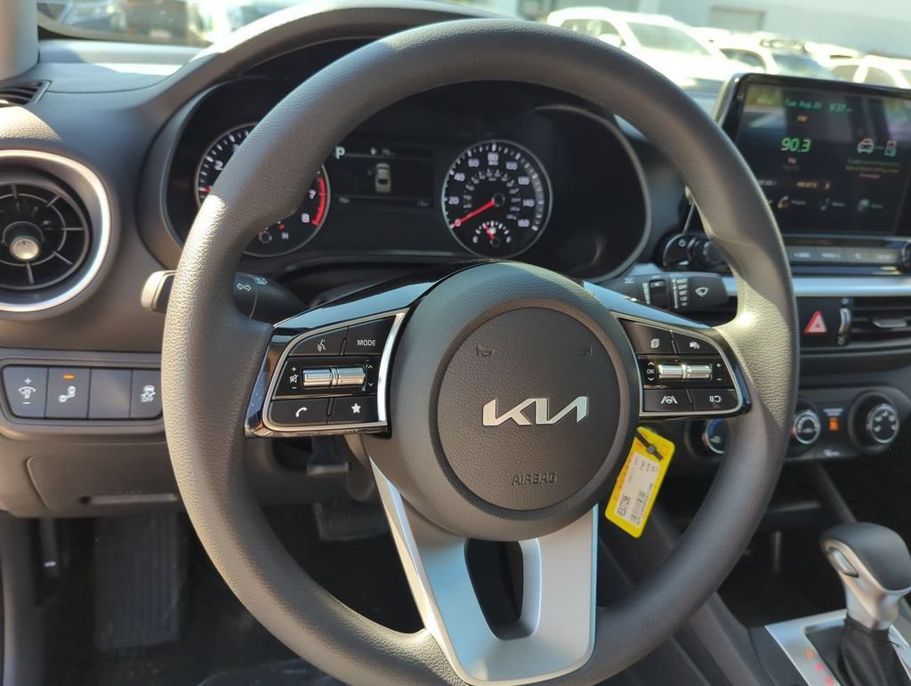 Certified 2024 Kia Forte LXS w/ LXS Technology Package FWD image 10