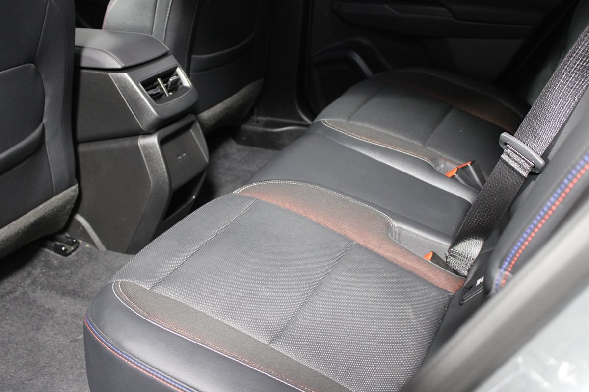 Used 2024 Chevrolet Equinox EV RS FWD image 24